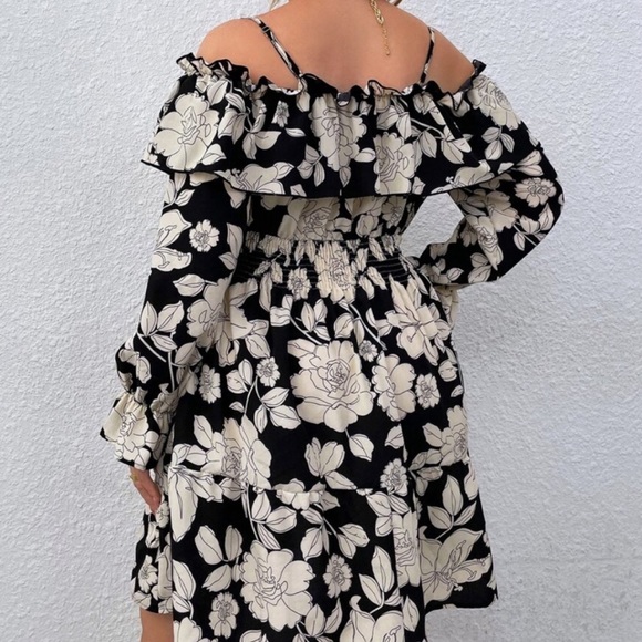 Boho plus size floral print off shoulder ruffle dress - Picture 5 of 6